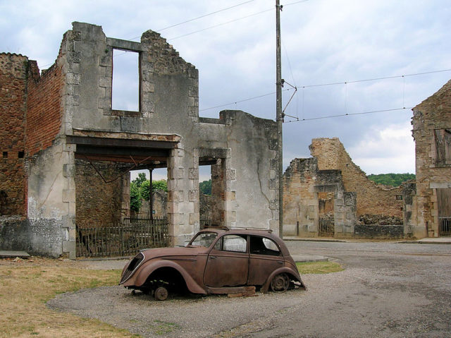 The famous shell of a Peugeot 202. Author: TwoWings – CC BY-SA 3.0