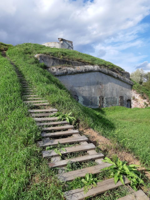 One more abandoned fort, Schanz, on the way to the destination