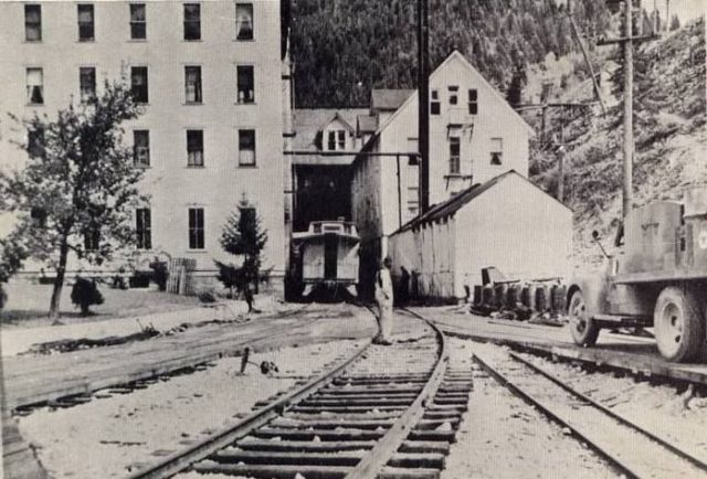 Train into the Tiger Hotel. Author: Unknown