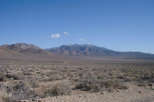 The site of Skidoo old townsite and mining relics in the Panamint Range. Author: LHOON – CC BY-SA 2.5