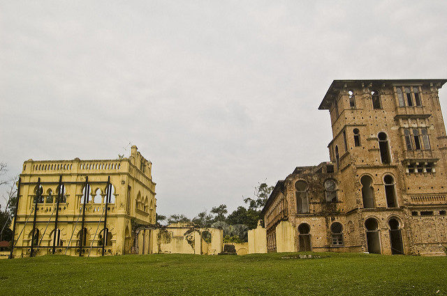 Side view of Kellie’s Castle. Author: chee.hong CC BY 2.0