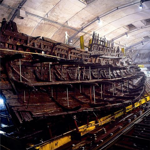 The remains of the ship’s hull. Author: Mary Rose Trust CC BY-SA 3.0