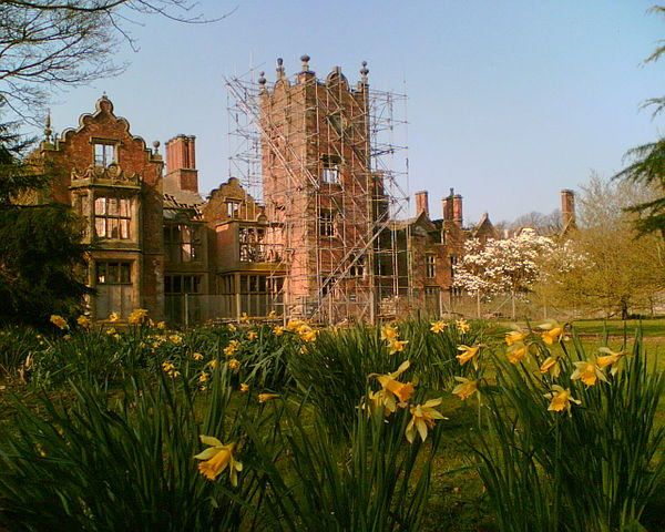 Daffodils on the Tower Lawn at Bank Hall with a view of the south elevation of the hall. Author: Bankhall CC BY-SA 3.0