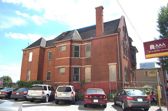 Rufus M. Rose House from the side. Author: Ganeshk CC BY-SA 3.0