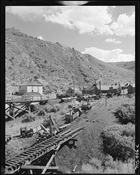 Part of Ludlow in 1946. Author: Russell Lee