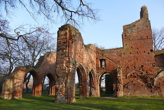 The east part of the transept shows the magnificent construction in all its glory. Author: Erell – CC BY-SA 3.0