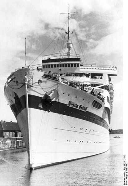 Frontal view of the ship. Author: Bundesarchiv, Bild – CC BY-SA 3.0 de