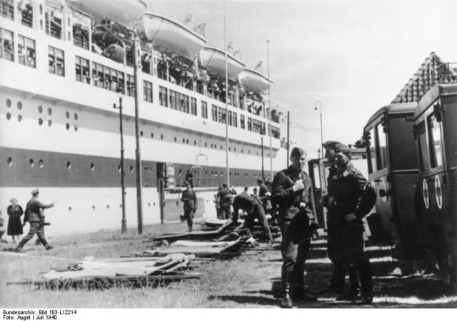 A photo of the ship taken in 1940. Author: Bundesarchiv, Bild – CC BY-SA 3.0 de