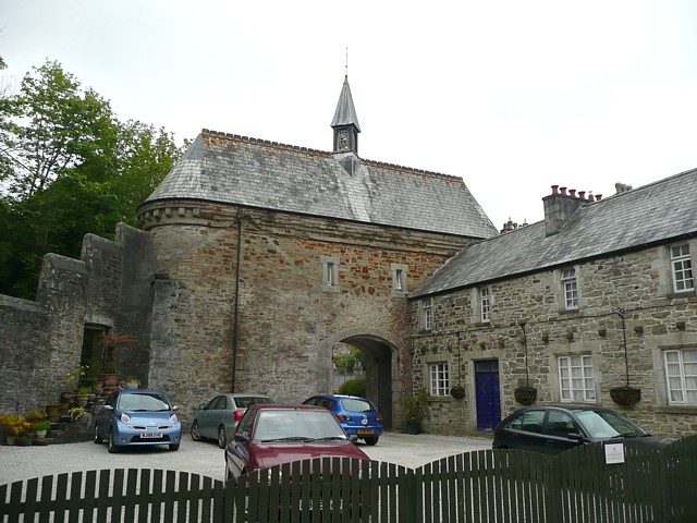 The Bodmin Jail Gatehouse overlooks the courtyard. Author: Humphrey Bolton CC BY-SA 2.0