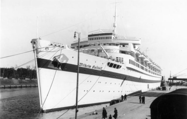 Wilhelm Gustloff as a hospital ship. Author: Bundesarchiv, Bild – CC BY-SA 3.0 de