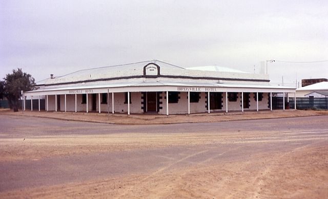 Parts of the Birdsville Hotel are not in as bad a state – Auhtor: Bas van Oorschot – CC BY-SA 3.0