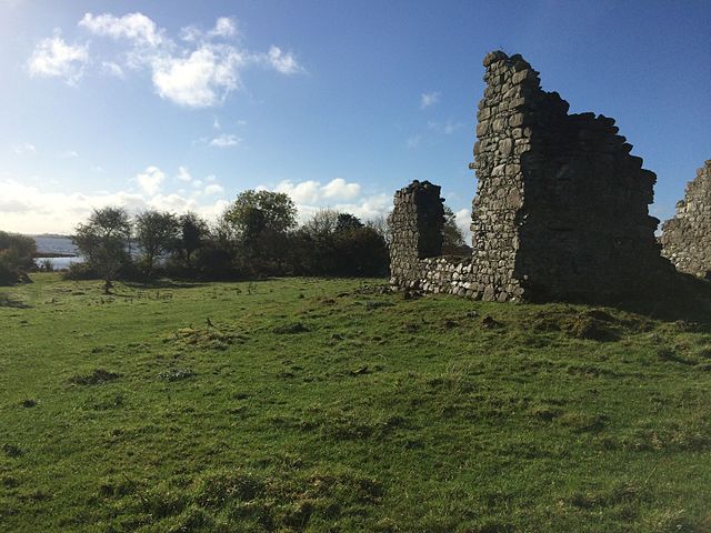 The ruins of Rindoon Church are an amazingly historical place to visit. Author: Arno-nl CC BY-SA 4.0