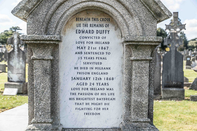 A headstone of one of the inmates gives an impression of one of the stories. Author: William Murphy – CC BY-SA 2.0