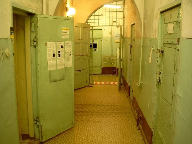 View of the cell block. Author: kilima8 – CC BY-SA 3.0