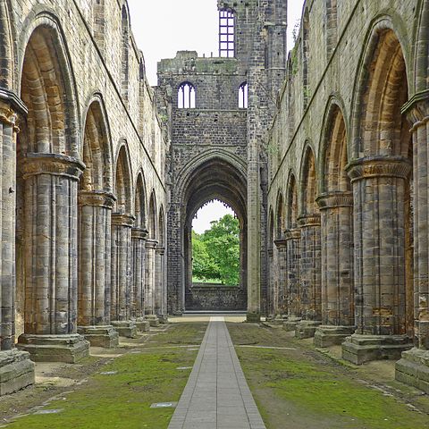 The interior of the church – Author: Tim Green – CC BY 2.0