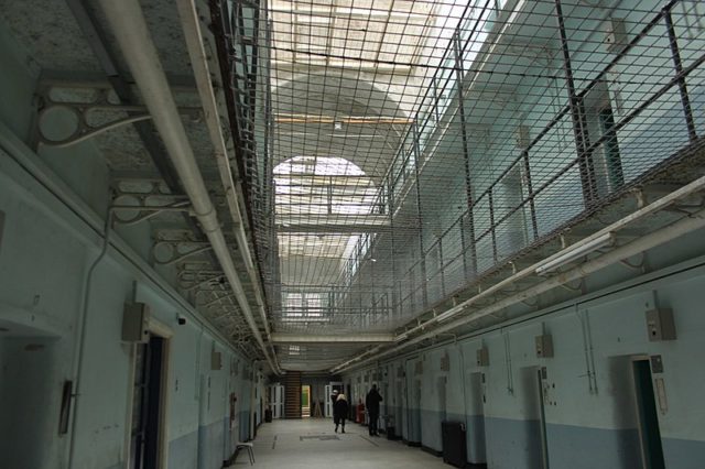 The inside of the prison. Author: Rodw CC BY-SA 4.0