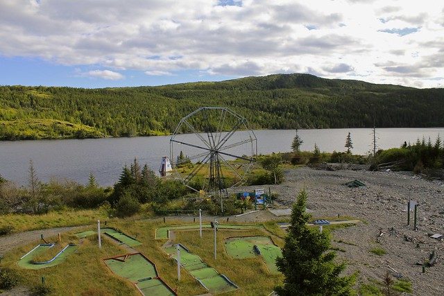 Abandoned Trinity Loop as seen from the nearby hill with Loop Pond behind – Author: Zippo S – CC BY 2.0