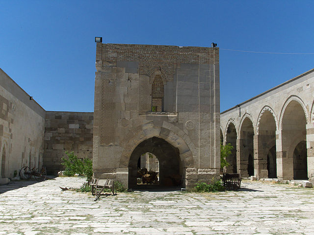 Sultanhani Caravanserai, Turkey – Author: José Luis Filpo Cabana – CC BY 3.0