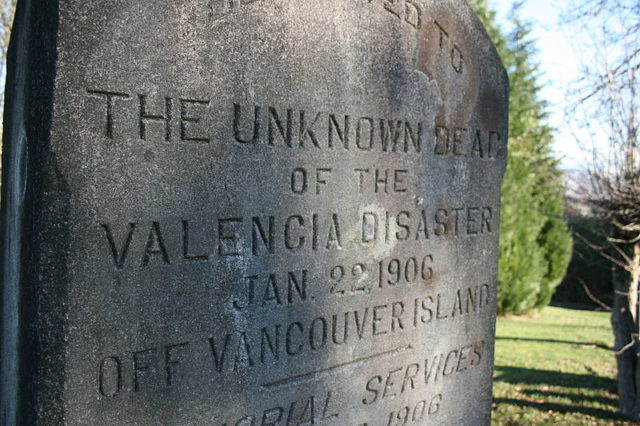 Graveyard:The unknown dead of the Valencia disaster. Author: Choogler – CC BY-SA 3.0