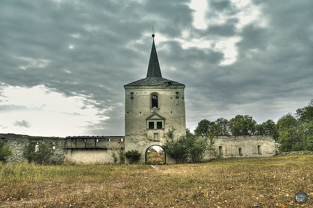 The tower-gate. Author: Levente Nuber – CC BY-SA 4.0