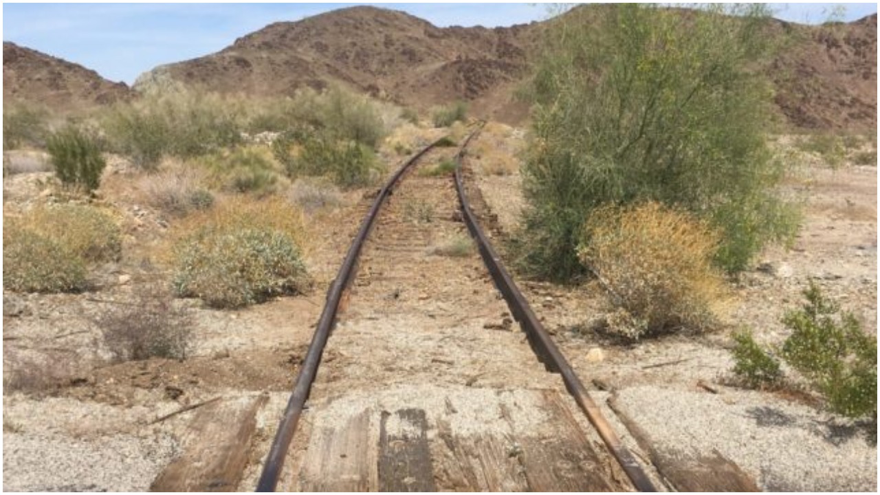 Lonely Tracks. ©grgardner.com