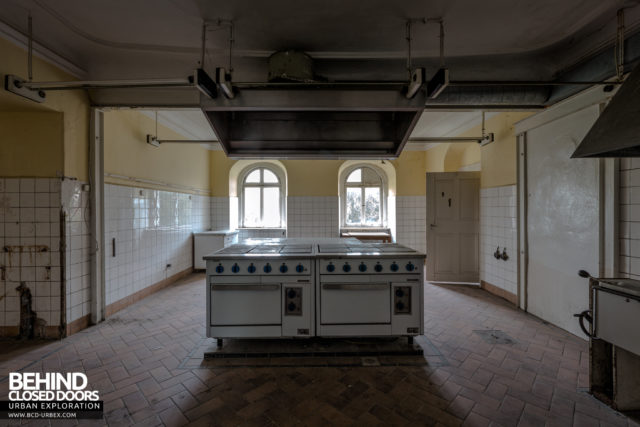 Kitchen. Author: Behind Closed Doors | www.bcd-urbex.com