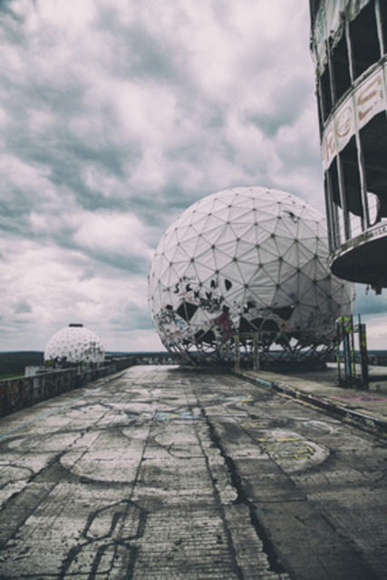 Field Station Berlin. Author: Sérgio Miguel Silva | Behance @sergiomsilva