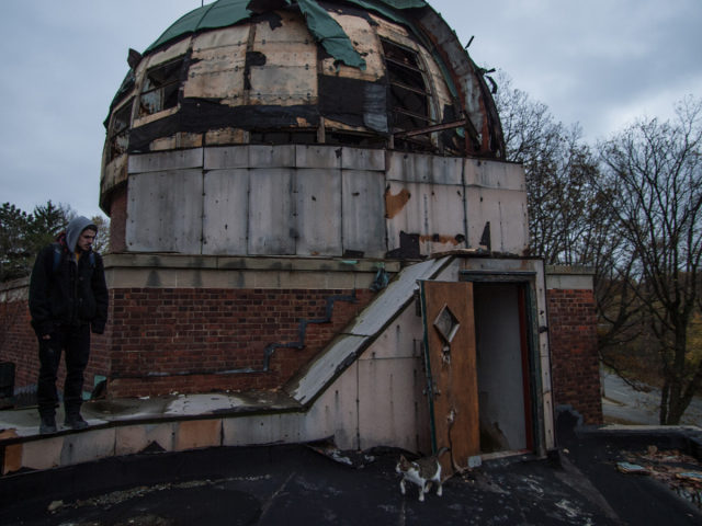 Destroyed roof. Author: Johnny Joo | architecturalafterlife.com