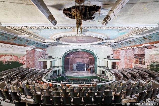 Inside the theatre. Author: Matt Lambros | afterthefinalcurtain.net