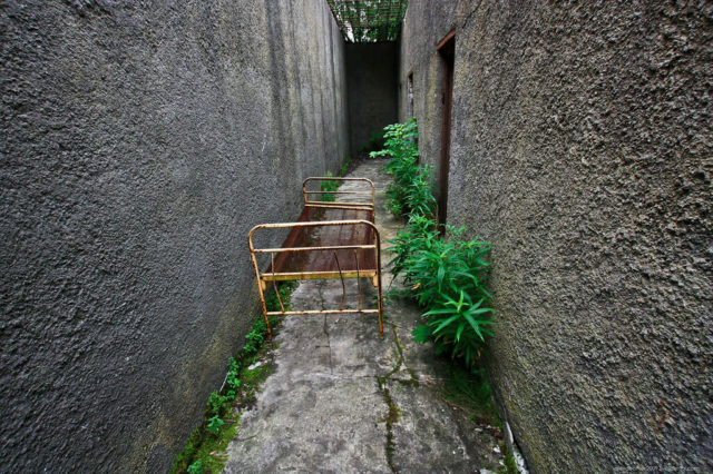 Walking corridors for prisoners. Author: Alexey Grachev | LiveJournal @alexdoomer2009
