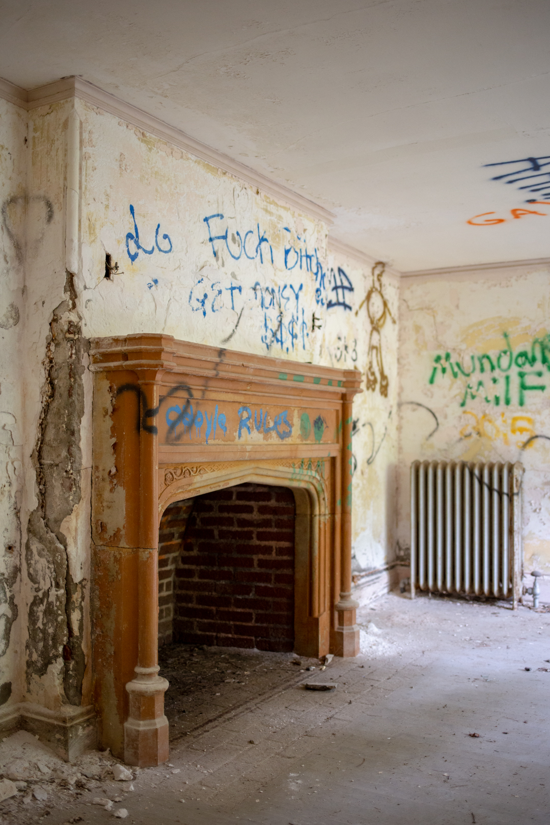 The Derelict Dundas Castle in New York Abandoned Spaces