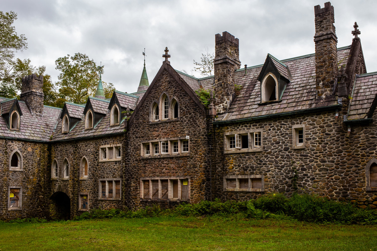 The Derelict Dundas Castle in New York Abandoned Spaces