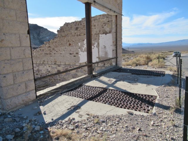 Porter Brothers Store Ruins. Author: John Schrantz | Flickr @mytravelphotos