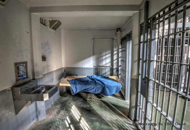Prison cell. Author: Ellen Dunn Photography – Flickr @ellendunn