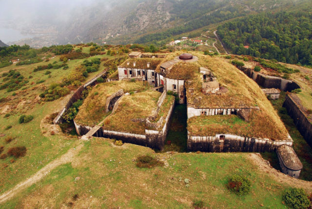 Aerial view. By wanus from Absurdistan – Fort Gorazda 00941, CC BY-SA 2.0