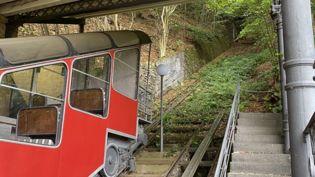 Cable car in valley station following renovation. By Thomas Schneider, schneidi.com