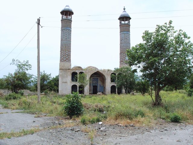 Juma mosque in Agdam in 2010. By Armen Manukov, CC BY-SA 3.0