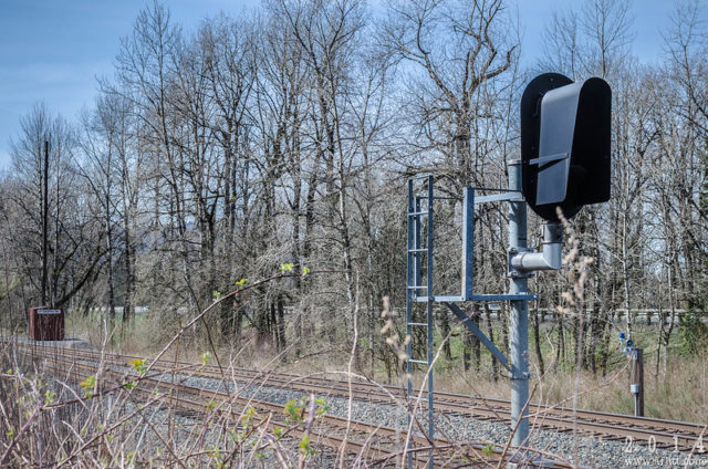Railroad signal outside of Bridal Veil