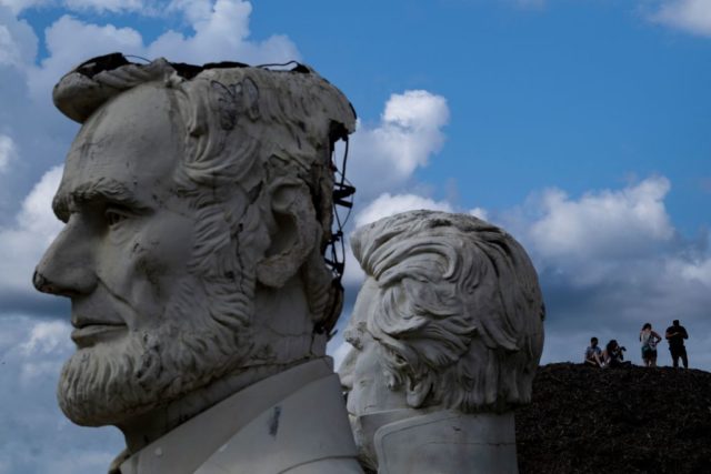 Side view of the busts of Abraham Lincoln and Andrew Jackson
