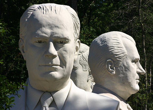 Busts of Gerald Ford and Richard Nixon