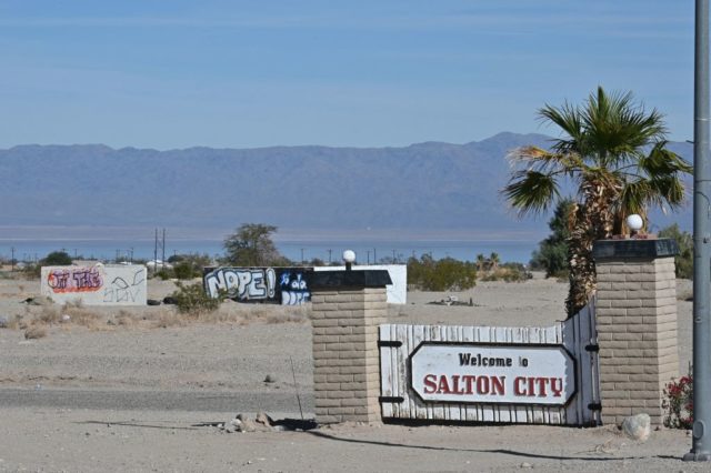 Welcome to Salton Sea sign 