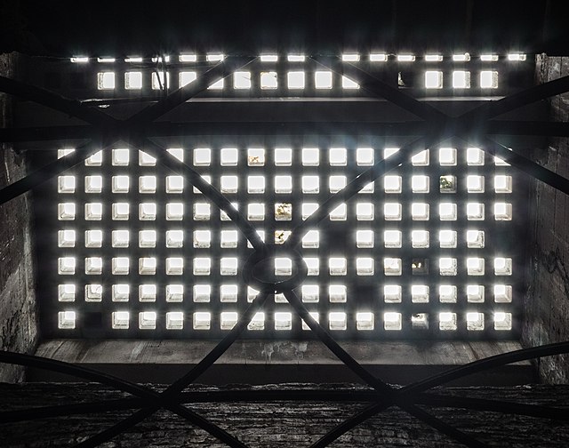 Grate above City Hall Station