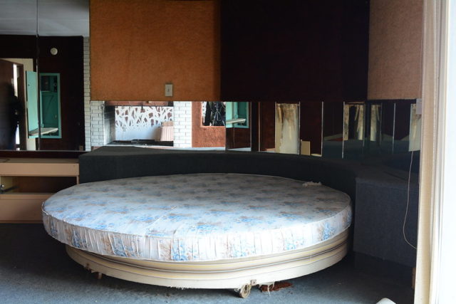 round bed in Penn Hills 