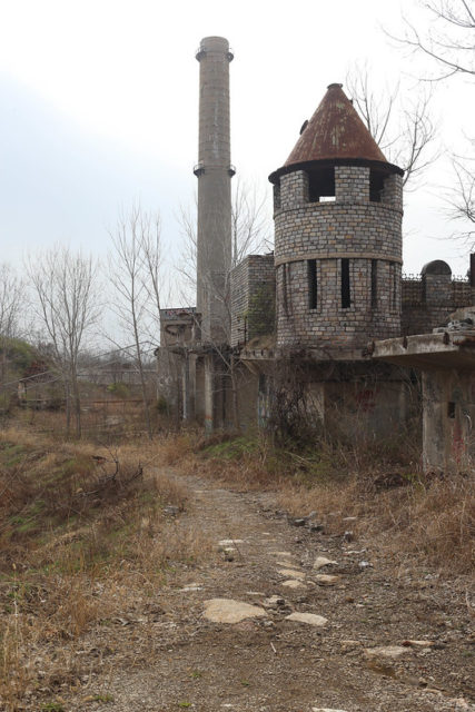 Castle structure at Cementland 