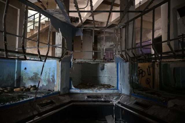 Derelict interior of the Hồ Thuỷ Tiên aquarium