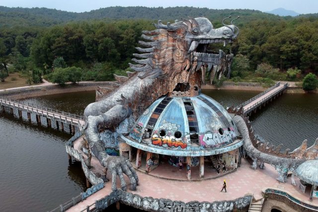 Aerial view of the Hồ Thuỷ Tiên aquarium