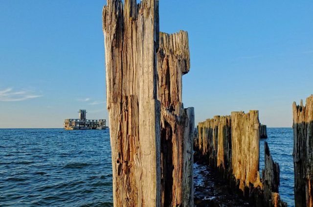 Remnants of the pier, with Torpedownia in the distance