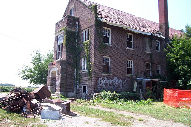 Exterior of Ashmore Estates