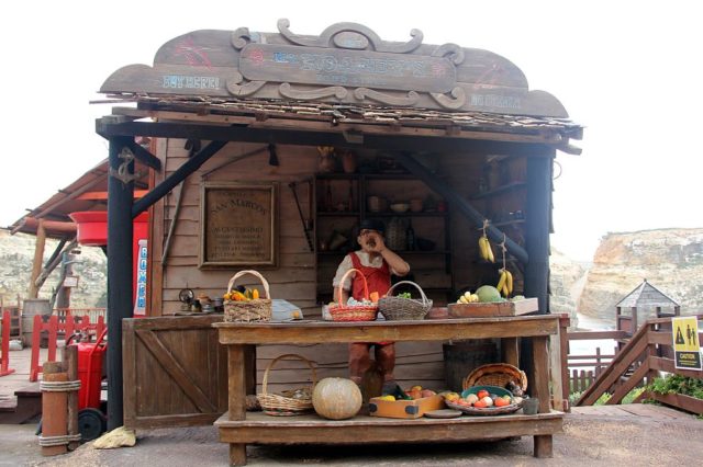 Large model of a fruit stand