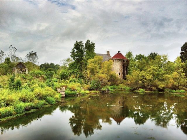 Renaissance buildings surrounding a pond